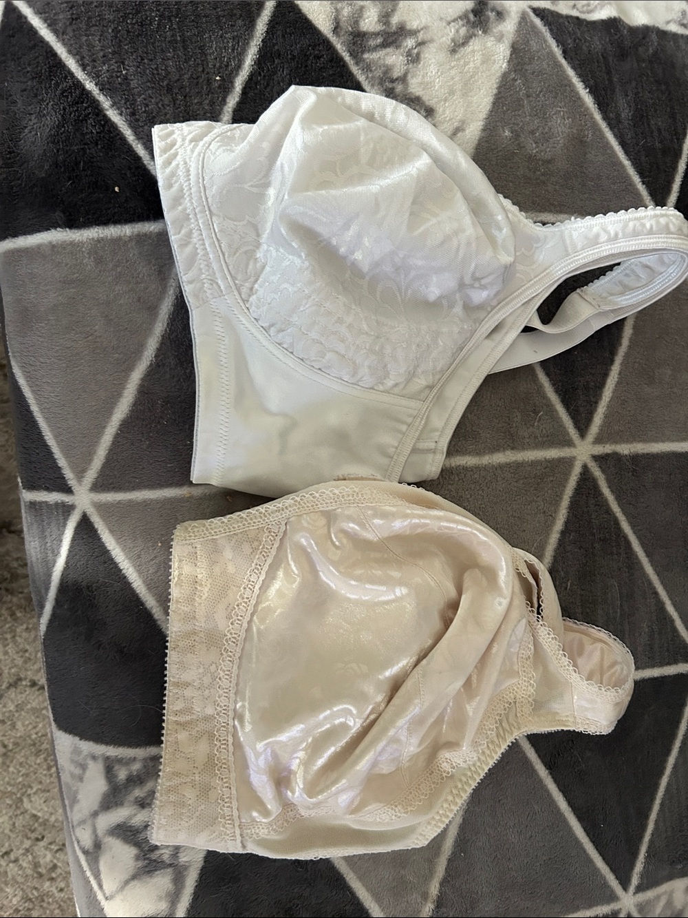 Playtex White and Cream Lace-Detail Wireless Bras